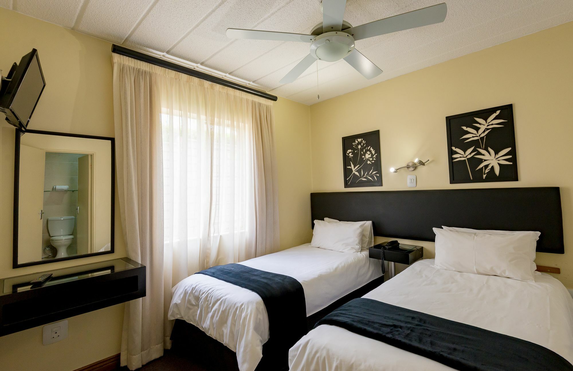 พรีเมียร์ คลาส Aparthotel โจฮันเนสเบิร์ก ภายนอก รูปภาพ