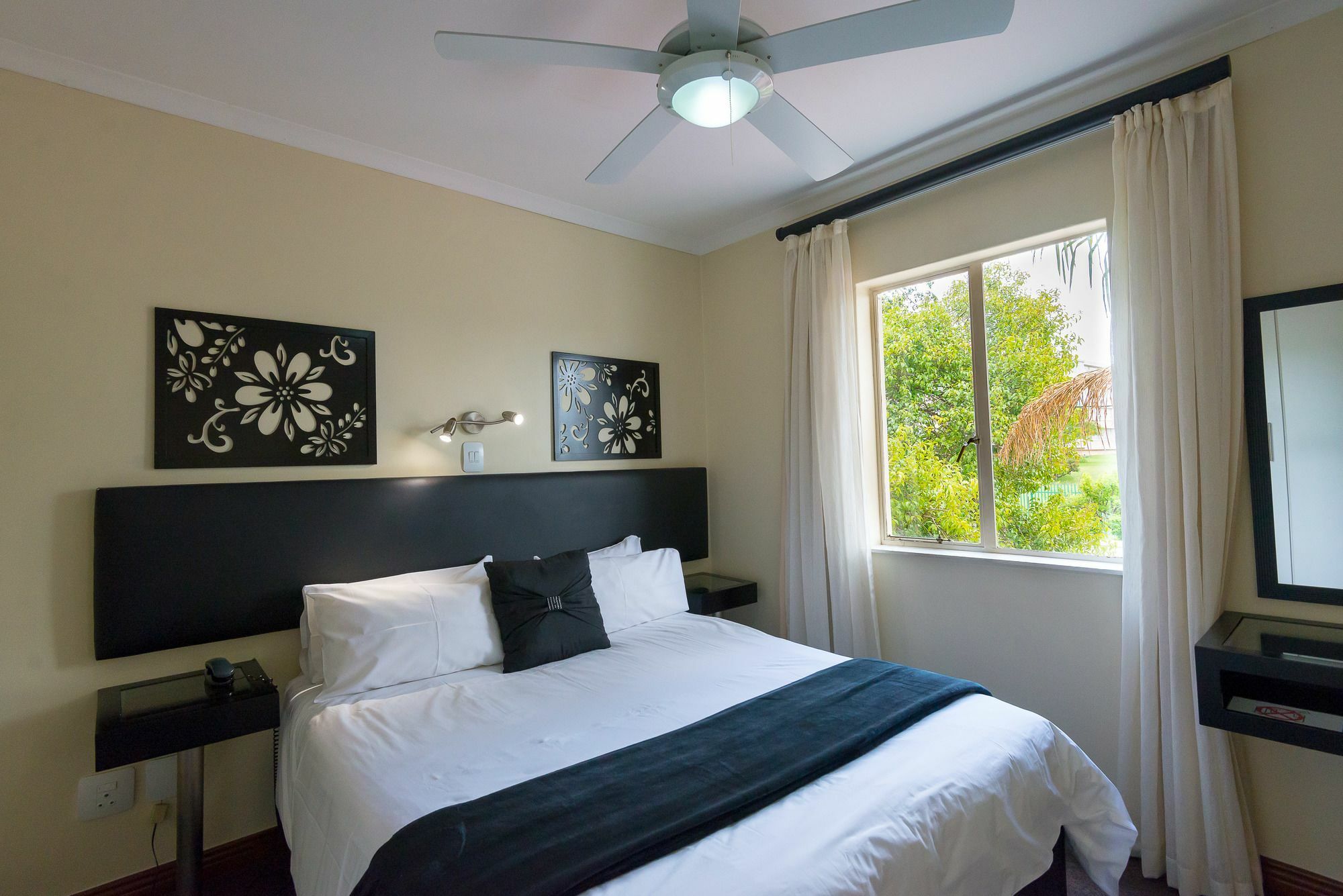 พรีเมียร์ คลาส Aparthotel โจฮันเนสเบิร์ก ภายนอก รูปภาพ