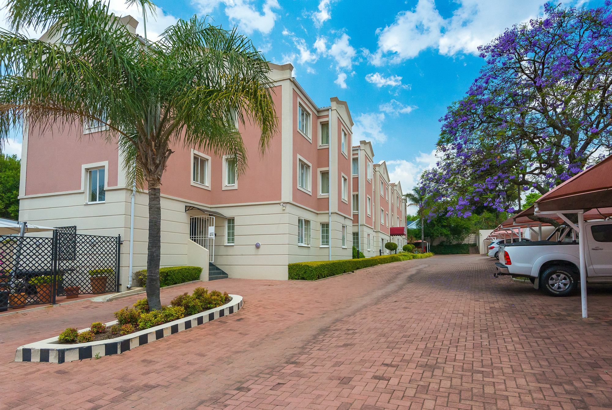 พรีเมียร์ คลาส Aparthotel โจฮันเนสเบิร์ก ภายนอก รูปภาพ